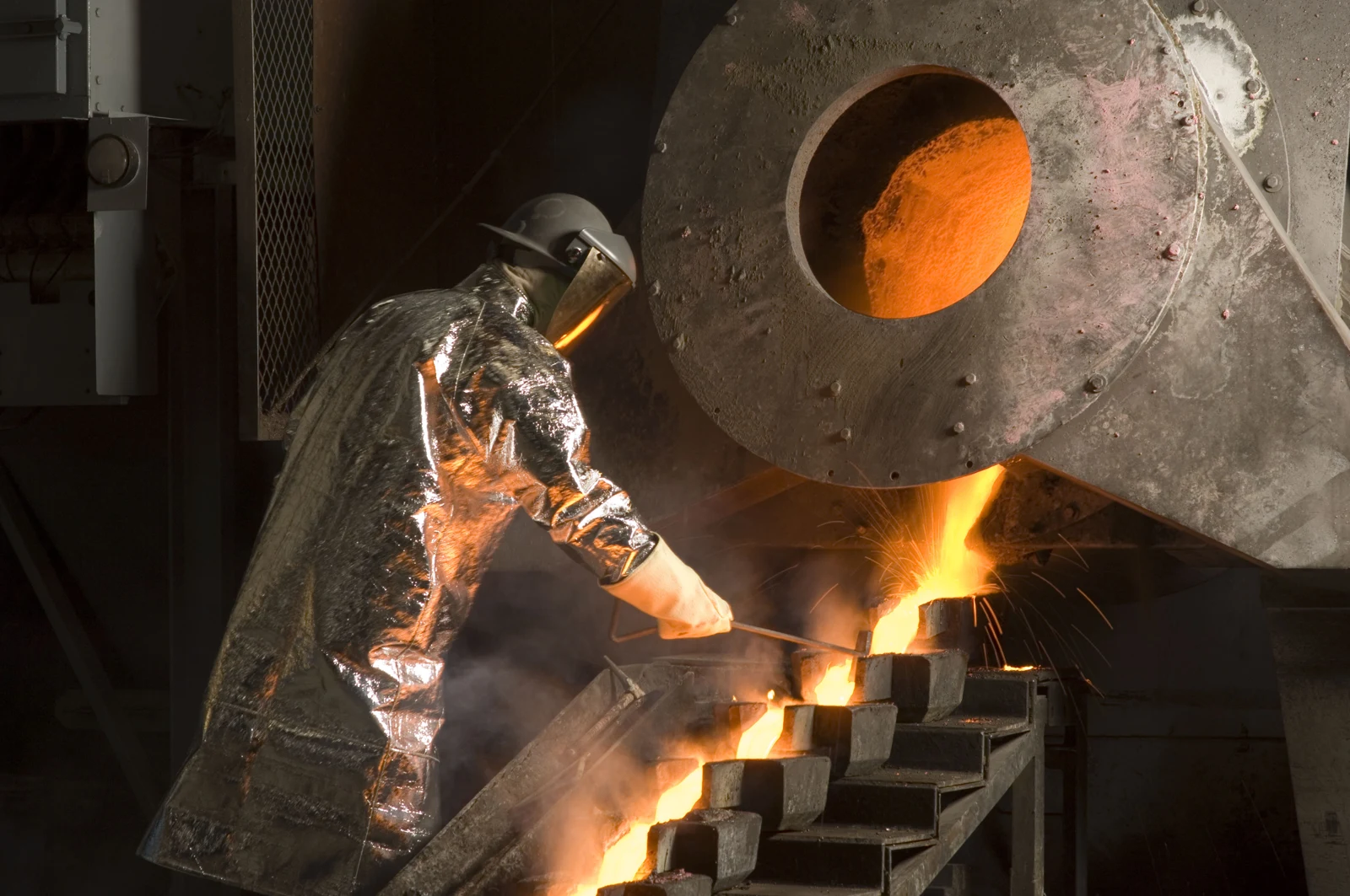 Gold pouring: representative industry photography